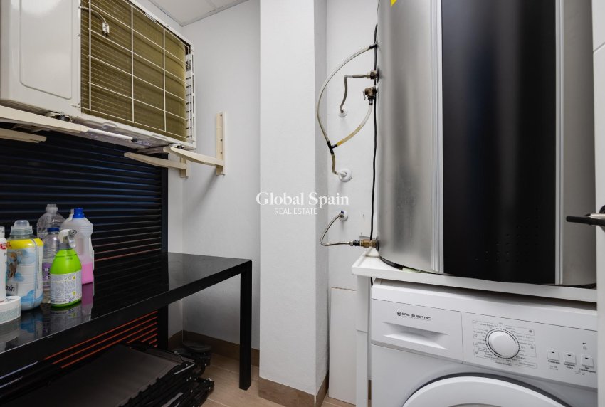 Wederverkoop - APPARTEMENT -
ORIHUELA COSTA - VILLAMARTÍN