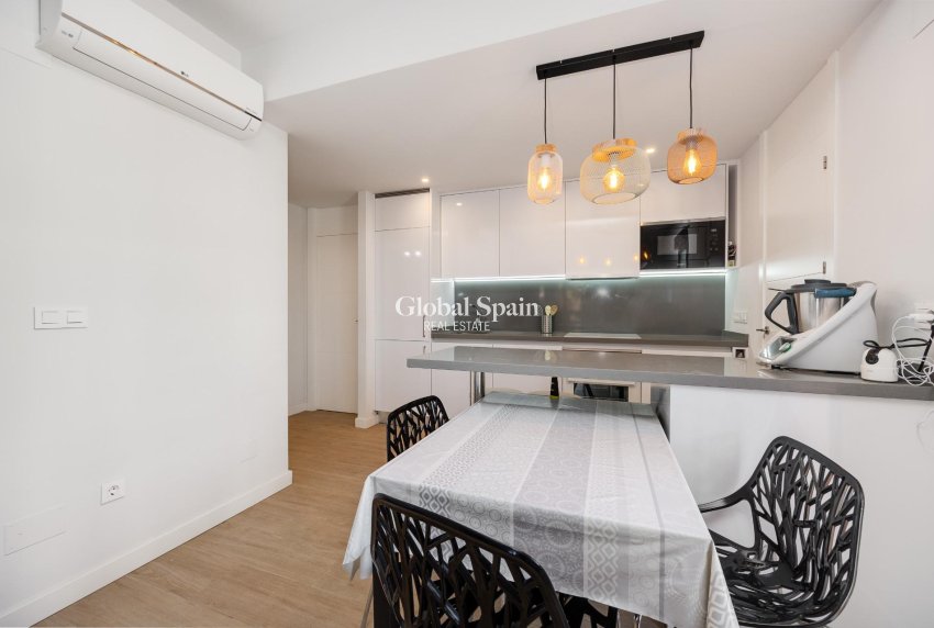 Wederverkoop - APPARTEMENT -
ORIHUELA COSTA - VILLAMARTÍN