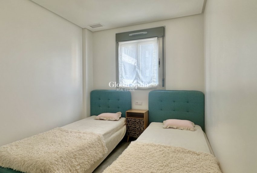 Wederverkoop - APPARTEMENT -
ORIHUELA COSTA - VILLAMARTÍN