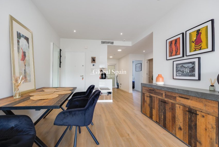 Wederverkoop - APPARTEMENT -
ORIHUELA COSTA - VILLAMARTÍN