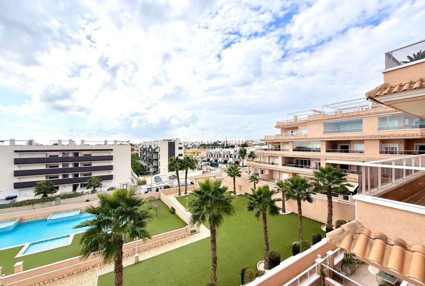 Wederverkoop - APPARTEMENT -
ORIHUELA COSTA - VILLAMARTÍN