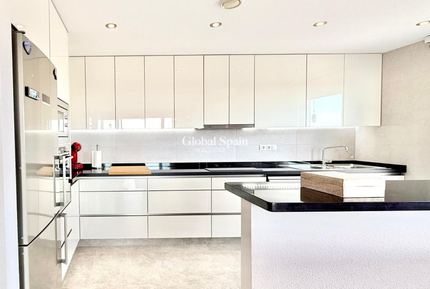 Wederverkoop - APPARTEMENT -
ORIHUELA COSTA - VILLAMARTÍN