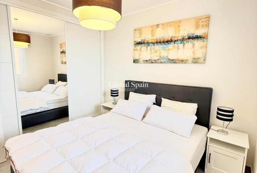 Wederverkoop - APPARTEMENT -
ORIHUELA COSTA - VILLAMARTÍN