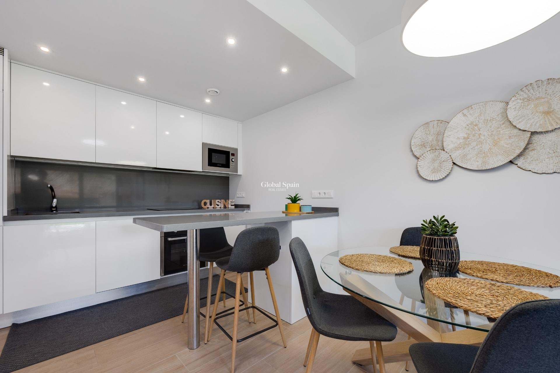 Wederverkoop - APPARTEMENT -
ORIHUELA COSTA - VILLAMARTÍN