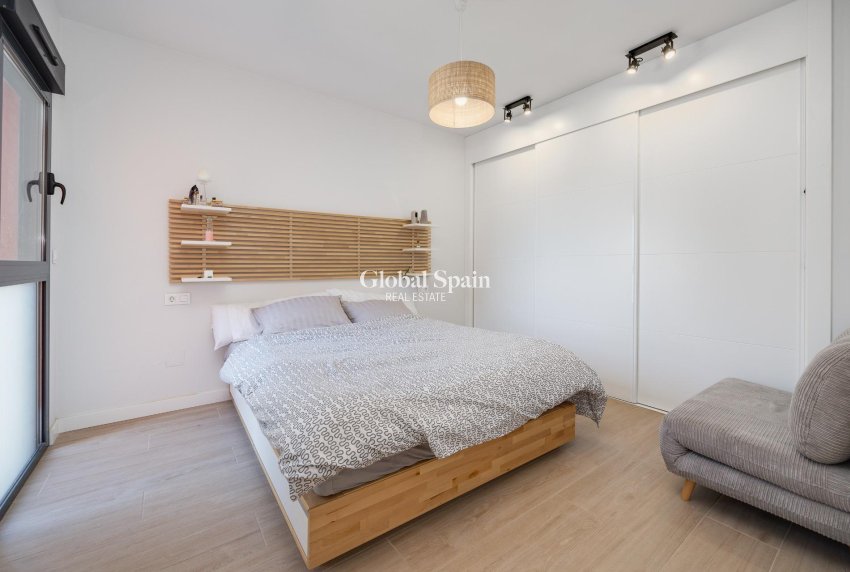 Wederverkoop - APPARTEMENT -
ORIHUELA COSTA - VILLAMARTÍN