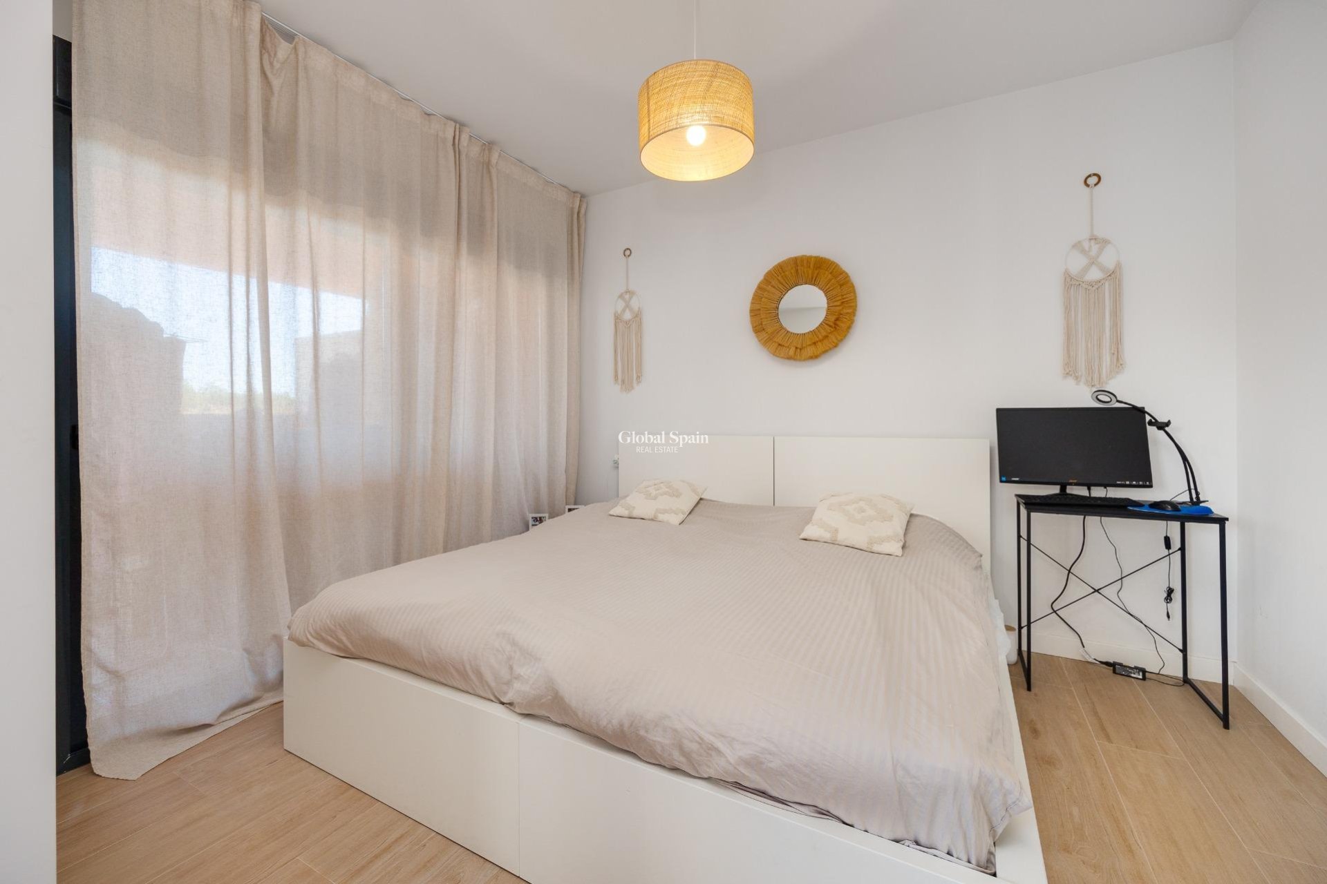 Wederverkoop - APPARTEMENT -
ORIHUELA COSTA - VILLAMARTÍN