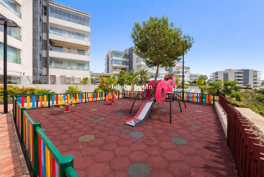 Wederverkoop - APPARTEMENT -
ORIHUELA COSTA - VILLAMARTÍN