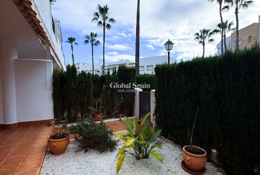 Wederverkoop - APPARTEMENT -
ORIHUELA COSTA - VILLAMARTÍN