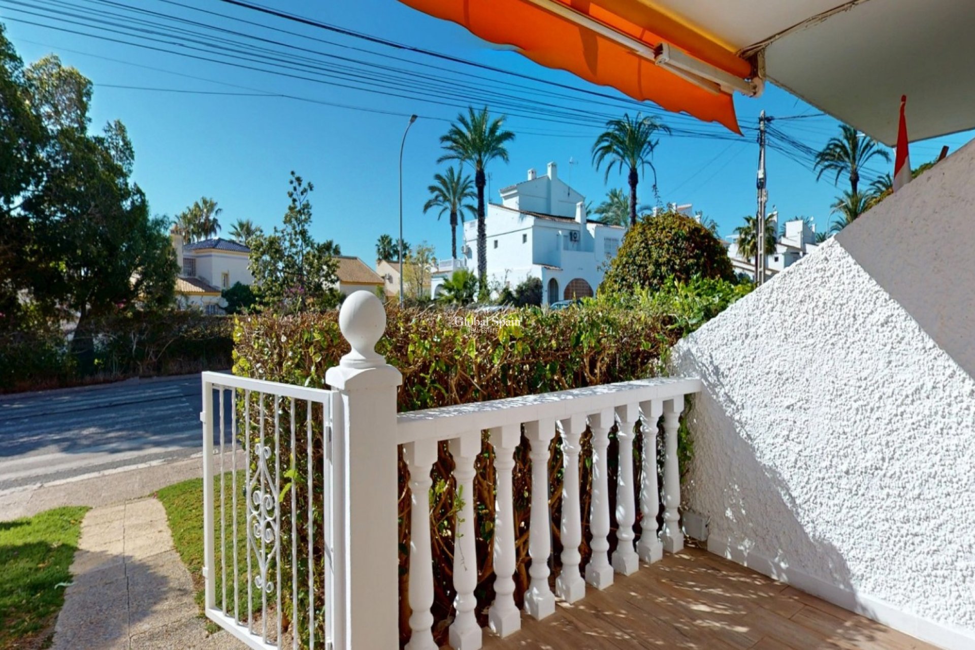 Wederverkoop - APPARTEMENT -
ORIHUELA COSTA - VILLAMARTÍN