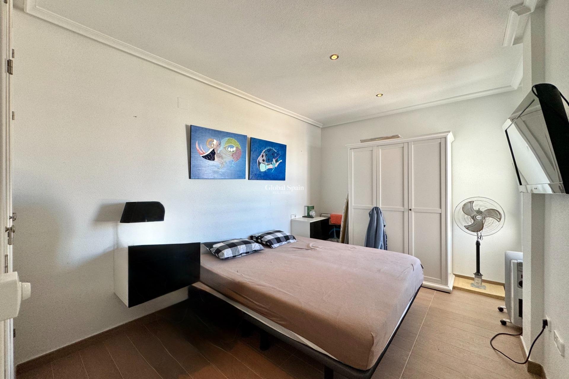 Wederverkoop - APPARTEMENT -
ORIHUELA COSTA - VILLAMARTÍN