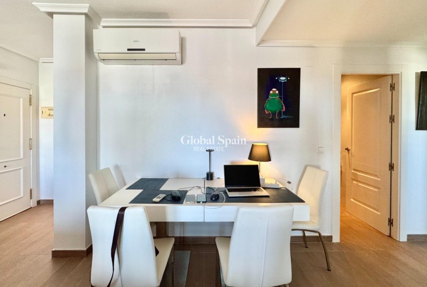 Wederverkoop - APPARTEMENT -
ORIHUELA COSTA - VILLAMARTÍN