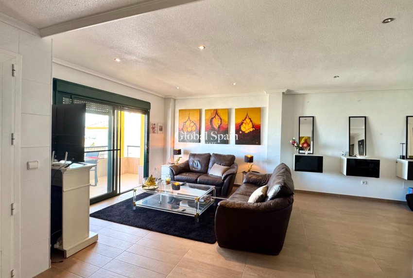 Wederverkoop - APPARTEMENT -
ORIHUELA COSTA - VILLAMARTÍN