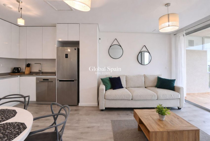 Wederverkoop - APPARTEMENT -
ORIHUELA COSTA - VILLAMARTÍN