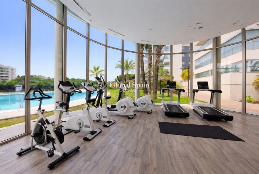 Wederverkoop - APPARTEMENT -
ORIHUELA COSTA - VILLAMARTÍN