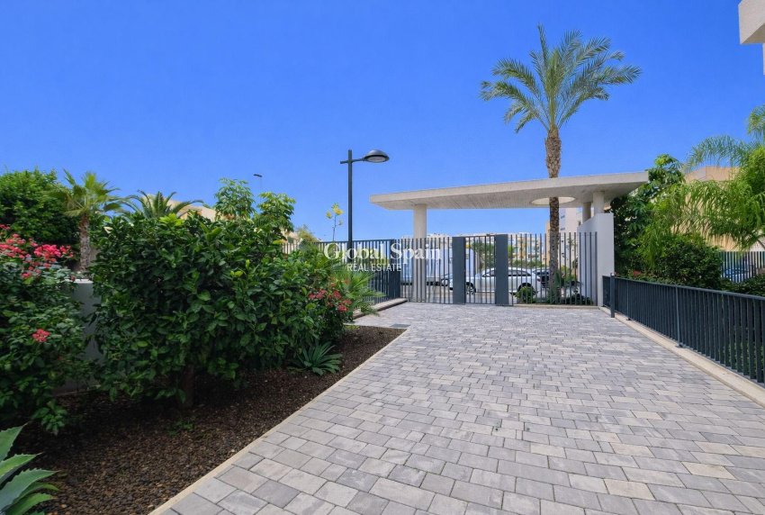 Wederverkoop - APPARTEMENT -
ORIHUELA COSTA - VILLAMARTÍN