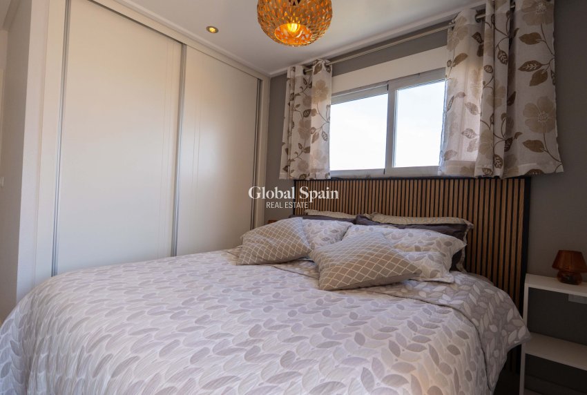 Wederverkoop - APPARTEMENT -
ORIHUELA COSTA - VILLAMARTÍN