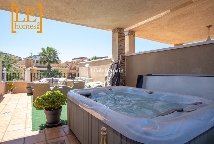 Wederverkoop - APPARTEMENT -
ORIHUELA COSTA - VILLAMARTÍN