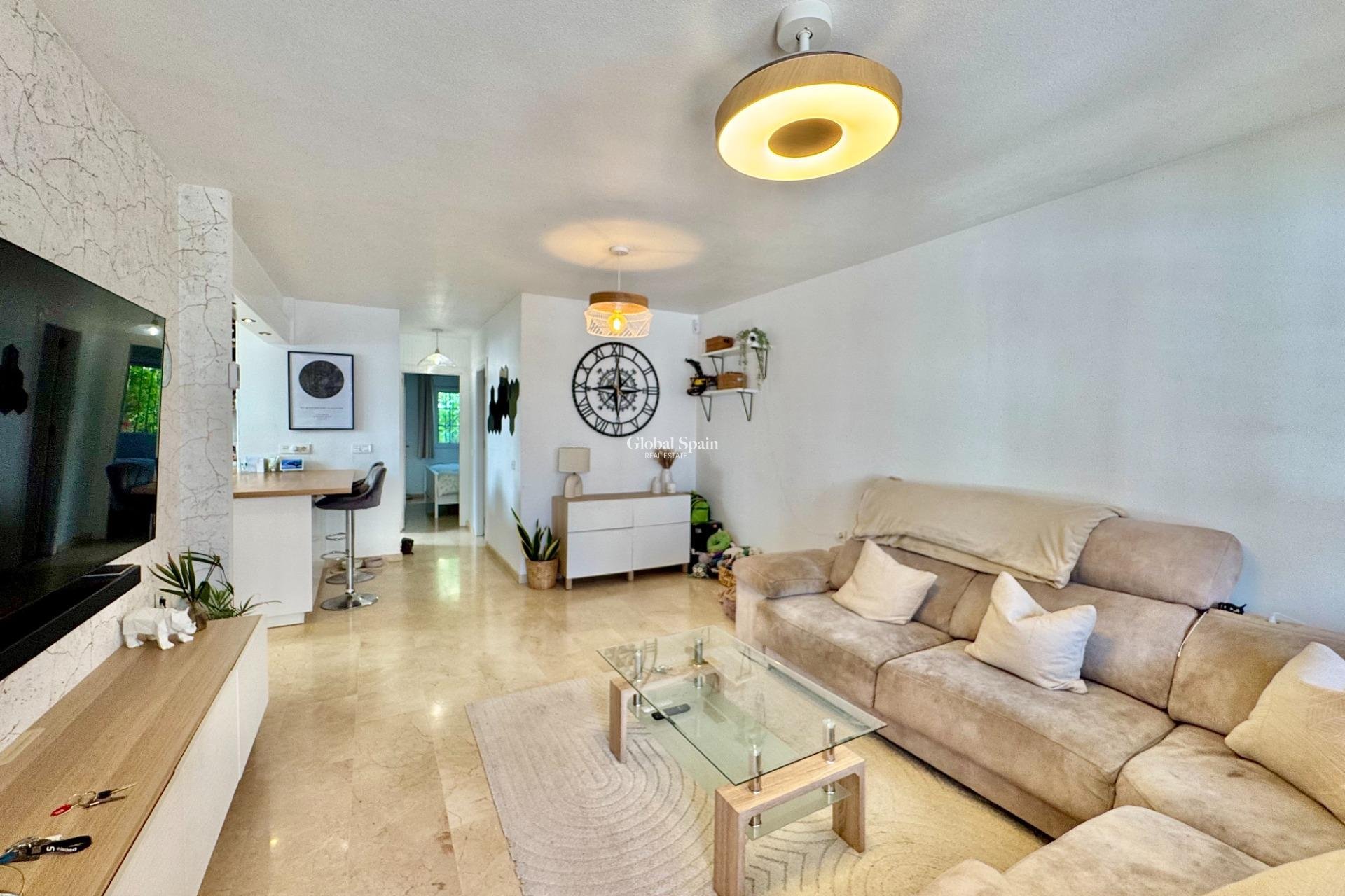 Wederverkoop - APPARTEMENT -
ORIHUELA COSTA - VILLAMARTÍN