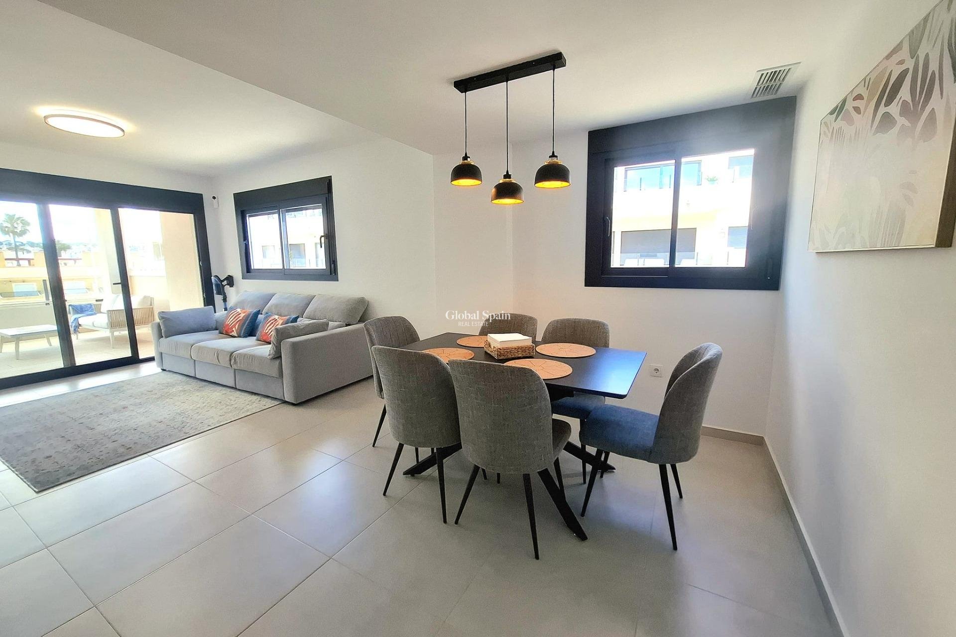 Wederverkoop - APPARTEMENT -
ORIHUELA COSTA - VILLAMARTÍN