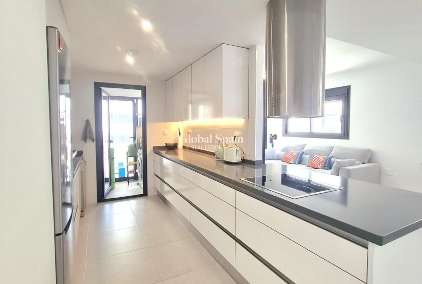 Wederverkoop - APPARTEMENT -
ORIHUELA COSTA - VILLAMARTÍN