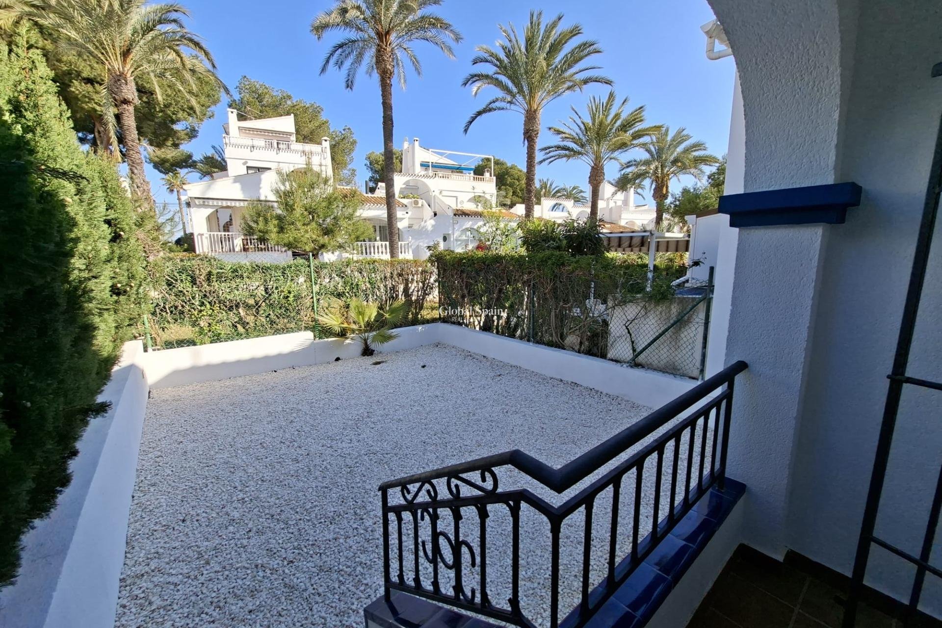 Wederverkoop - APPARTEMENT -
ORIHUELA COSTA - VILLAMARTÍN