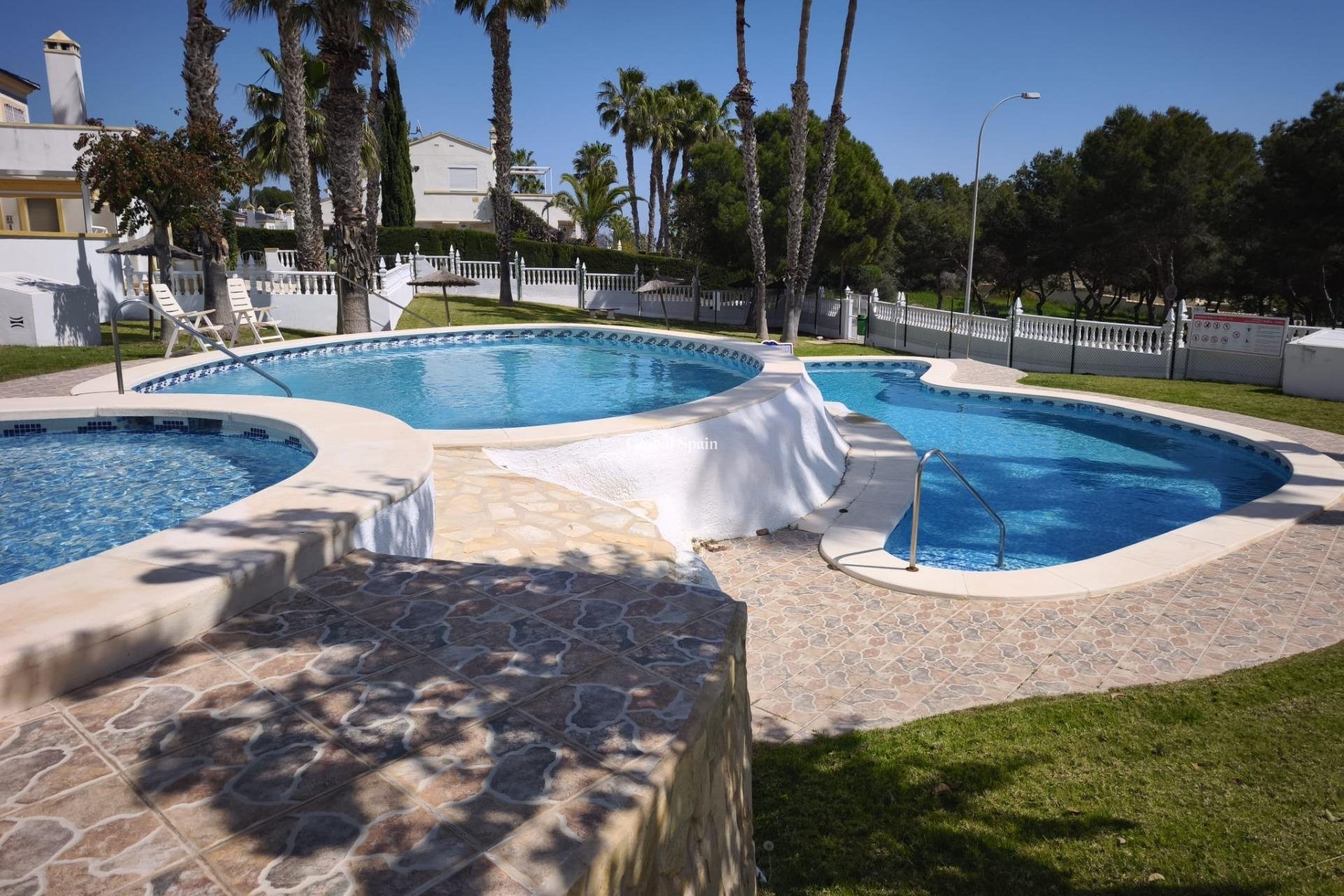 Wederverkoop - APPARTEMENT -
ORIHUELA COSTA - VILLAMARTÍN