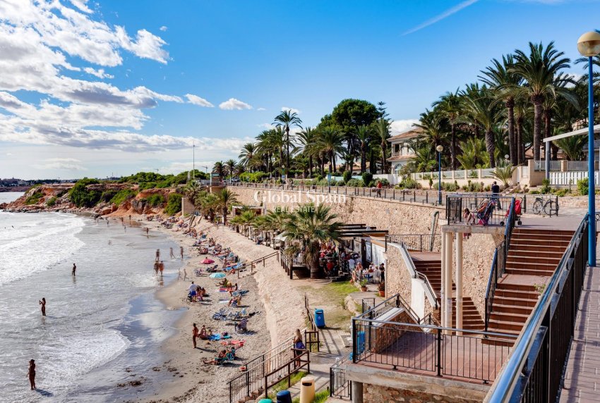 Wederverkoop - APPARTEMENT -
ORIHUELA COSTA - VILLAMARTÍN
