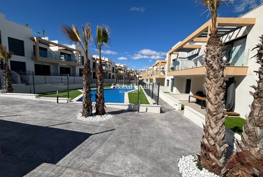 Wederverkoop - APPARTEMENT -
Orihuela Costa - Villamartin