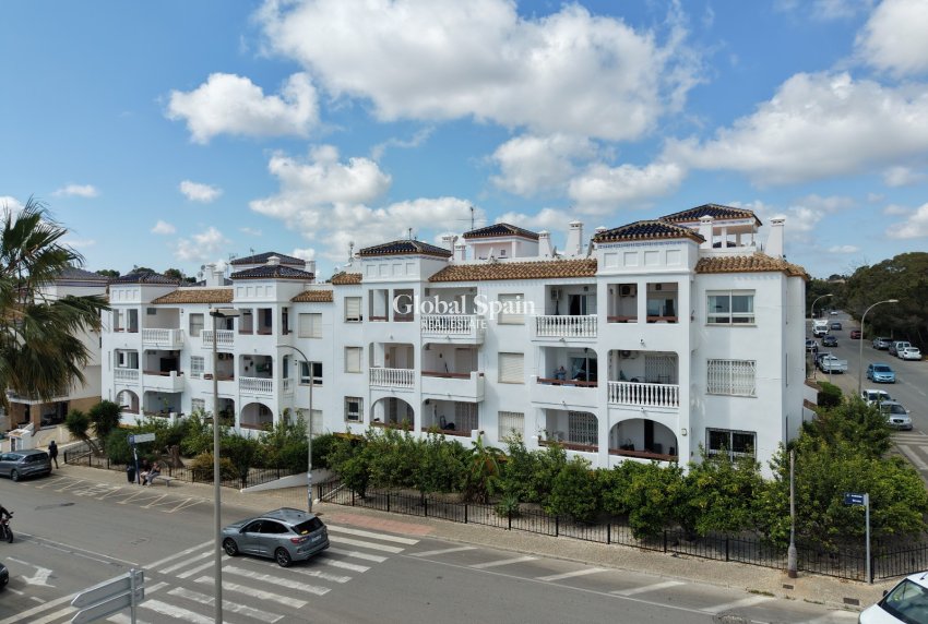 Wederverkoop - APPARTEMENT -
Orihuela Costa - Villamartin