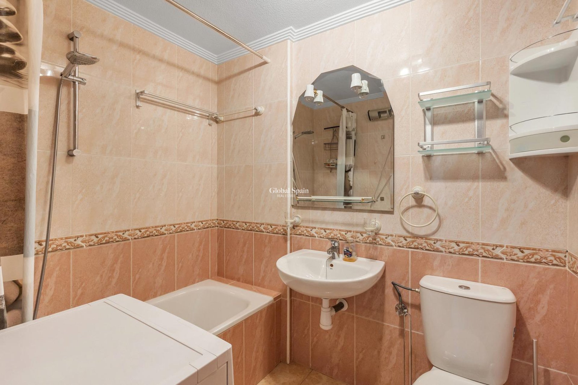 Wederverkoop - APPARTEMENT -
ORIHUELA COSTA - VILLAMARTÍN