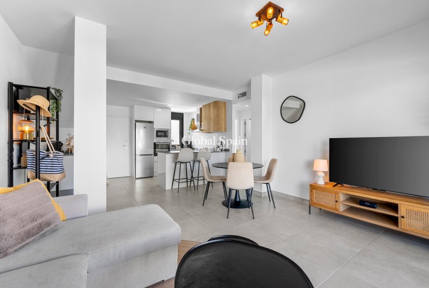 Wederverkoop - APPARTEMENT -
ORIHUELA COSTA - VILLAMARTÍN