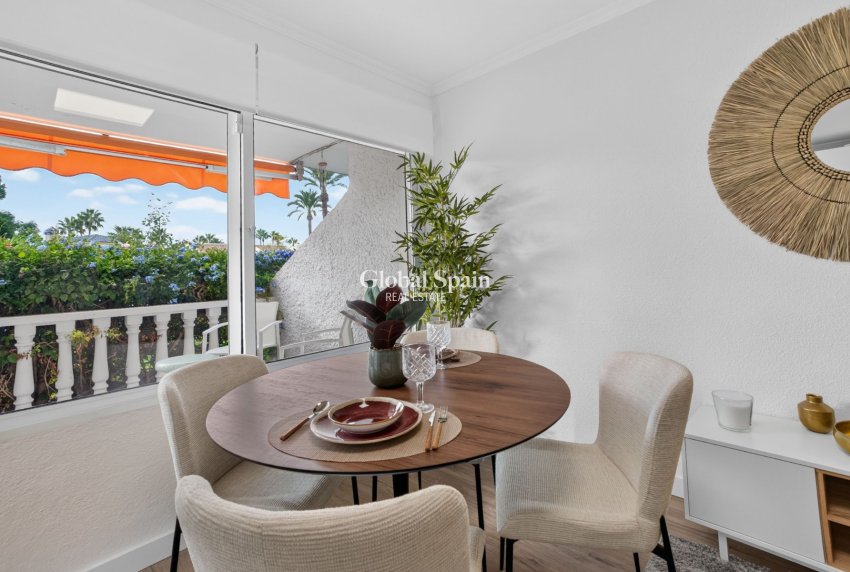 Wederverkoop - APPARTEMENT -
ORIHUELA COSTA - Villamartin