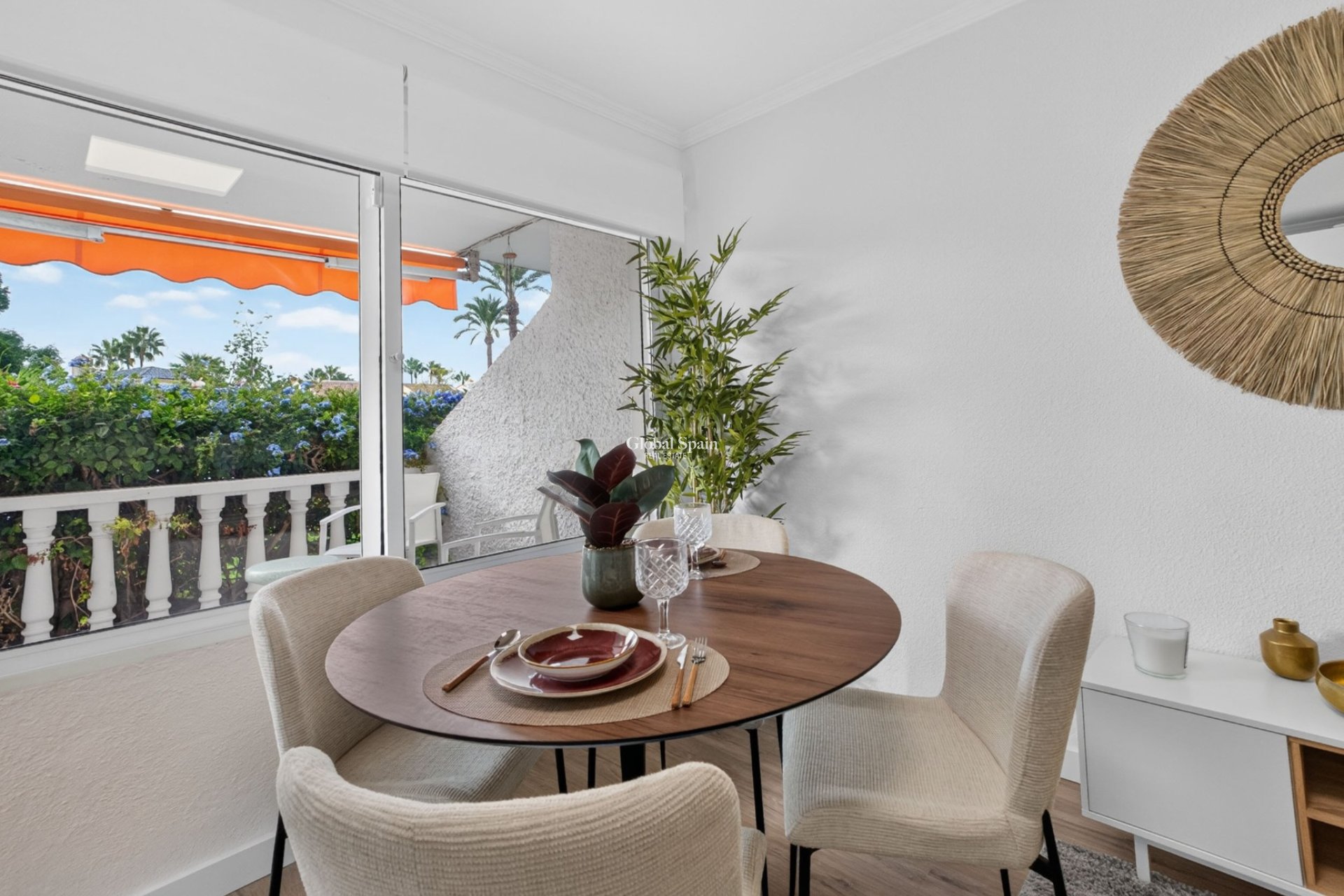 Wederverkoop - APPARTEMENT -
ORIHUELA COSTA - Villamartin