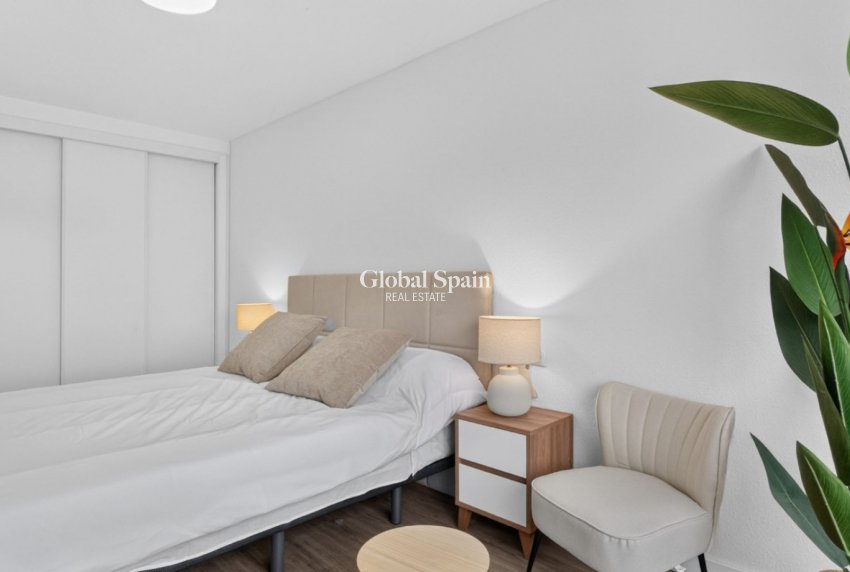Wederverkoop - APPARTEMENT -
ORIHUELA COSTA - VILLAMARTÍN