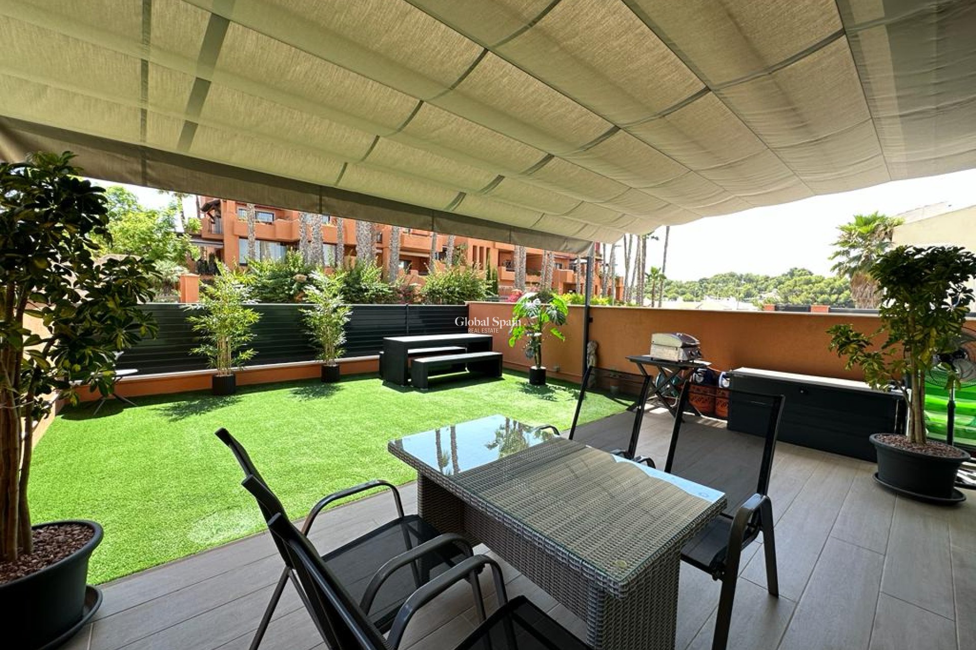 Wederverkoop - Appartement -
ORIHUELA COSTA - VILLAMARTÍN