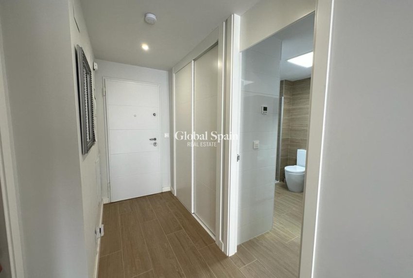 Wederverkoop - Appartement -
ORIHUELA COSTA - VILLAMARTÍN