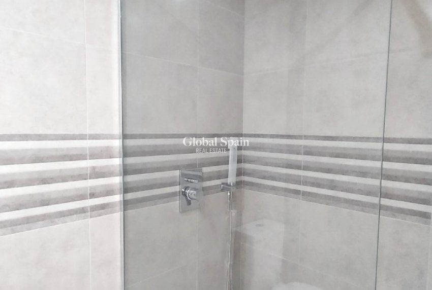 Wederverkoop - Appartement -
ORIHUELA COSTA - VILLAMARTÍN