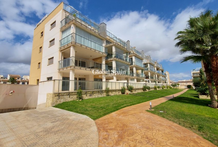 Wederverkoop - Appartement -
ORIHUELA COSTA - VILLAMARTÍN