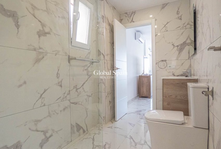 Wederverkoop - Appartement -
ORIHUELA COSTA - VILLAMARTÍN