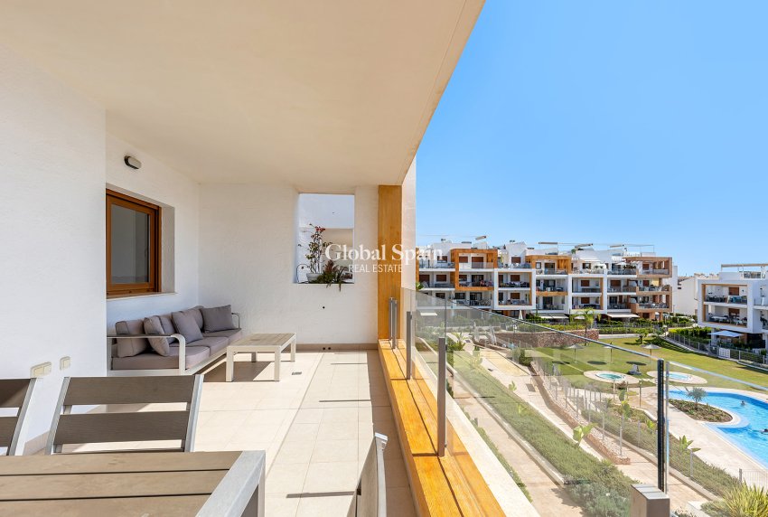 Wederverkoop - Appartement -
ORIHUELA COSTA - VILLAMARTÍN
