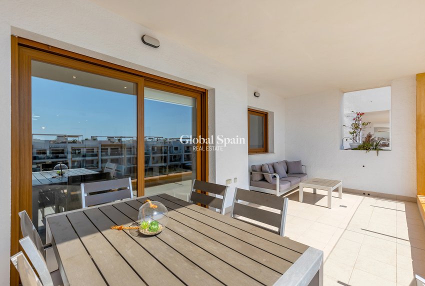 Wederverkoop - Appartement -
ORIHUELA COSTA - VILLAMARTÍN