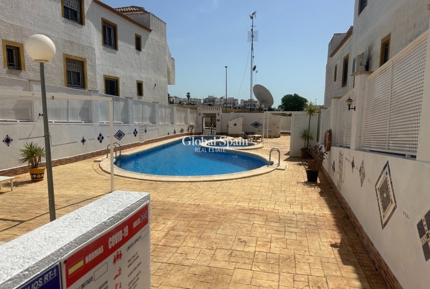 Wederverkoop - APPARTEMENT -
ORIHUELA - Entre Naranjos