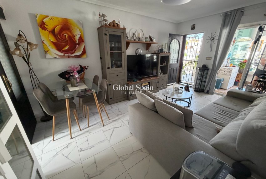 Wederverkoop - APPARTEMENT -
ORIHUELA - Entre Naranjos