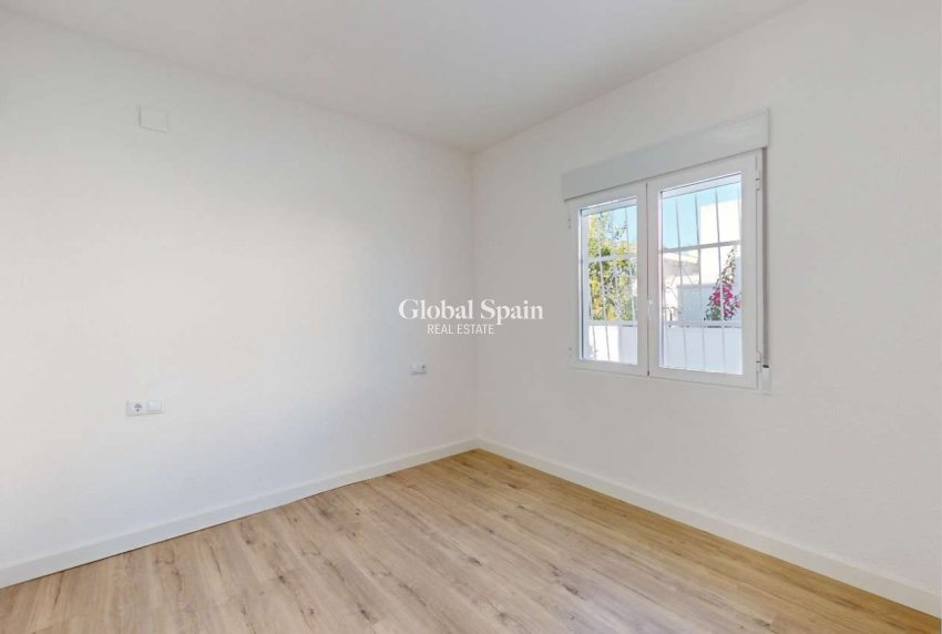 Wederverkoop - APPARTEMENT -
ORIHUELA - Inland