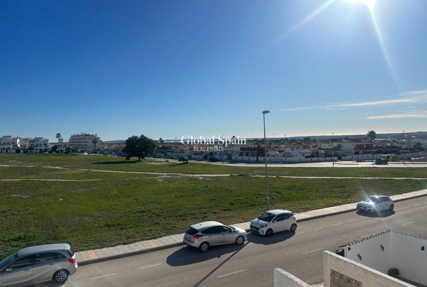 Wederverkoop - APPARTEMENT -
ORIHUELA - Inland