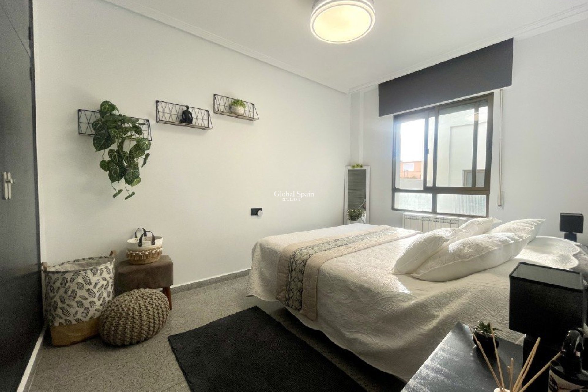 Wederverkoop - APPARTEMENT -
ORIHUELA - Inland