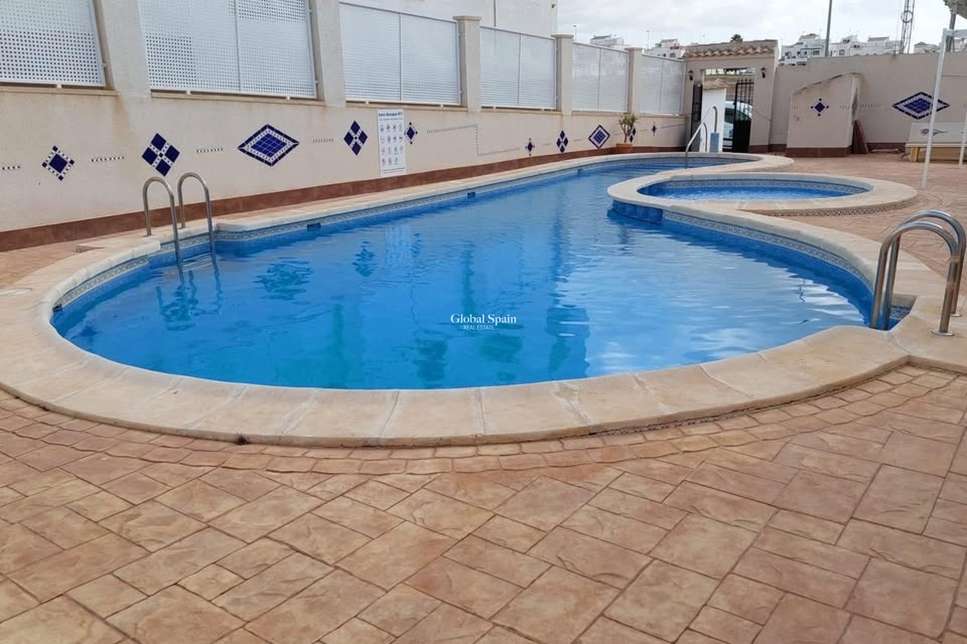 Wederverkoop - APPARTEMENT -
ORIHUELA - Inland