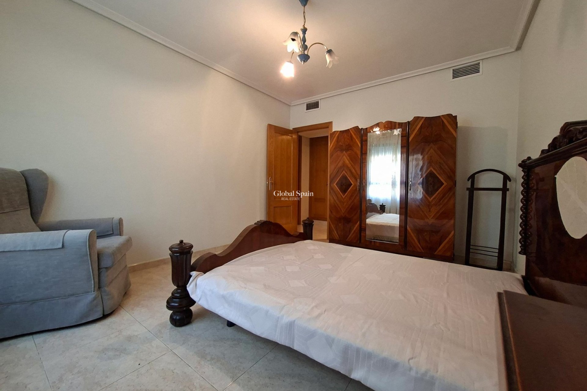 Wederverkoop - APPARTEMENT -
ORIHUELA - Inland