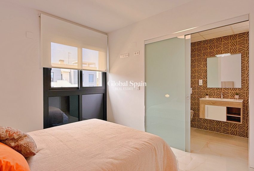 Wederverkoop - APPARTEMENT -
ORIHUELA - Inland