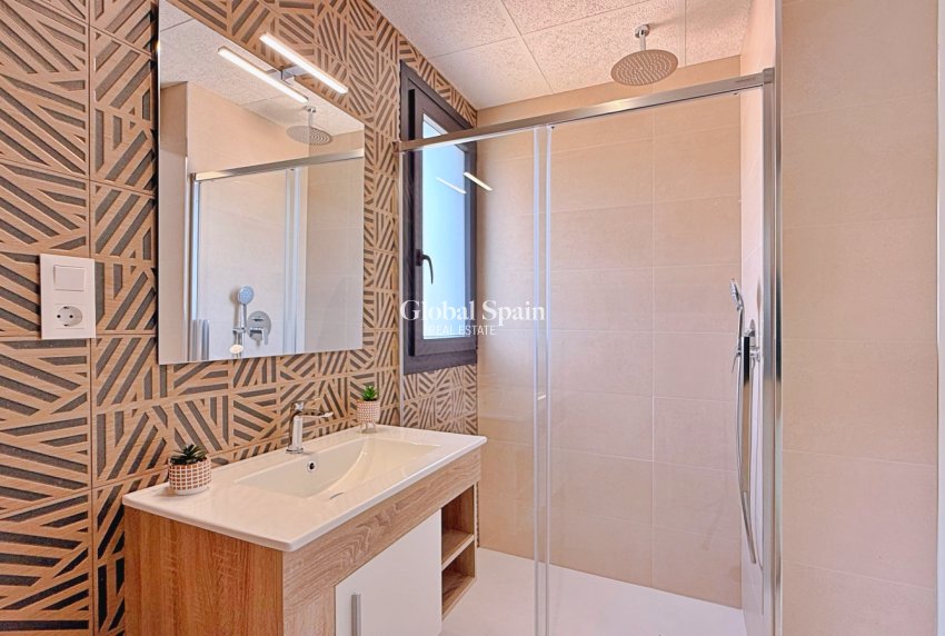 Wederverkoop - APPARTEMENT -
ORIHUELA - Inland